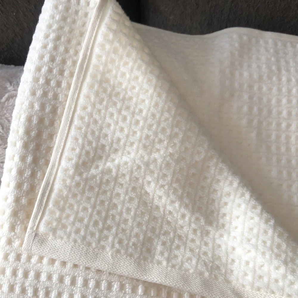 Hotel Balfour Ivory Waffle Bath Towels - Set of 2